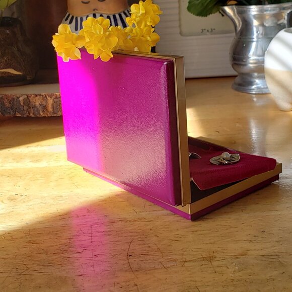 Jewels by Deltah Silver Tone Set of Heat Brooch and Clip On Earrings - Picture 7 of 7